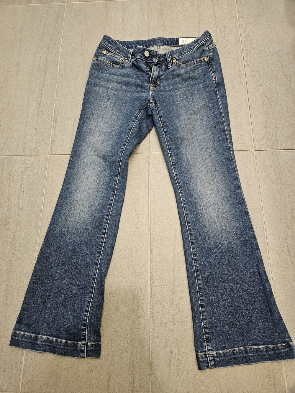GAP Women's Midwash Long And Lean Flare Jeans Low Rise
